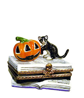 Limoges box Halloween cat on books