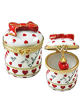 Limoges box Be My Valentine with dangling heart