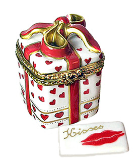 hearts gift Limoges box with kisses insert