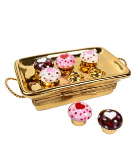 heart decor cupcakes in gold tin Limoges - baked in love
