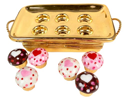 valentine cupcakes with tin Limoges box